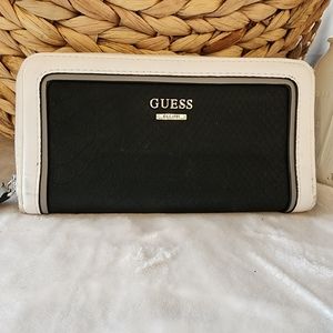 GUESS Zip Long Wallet